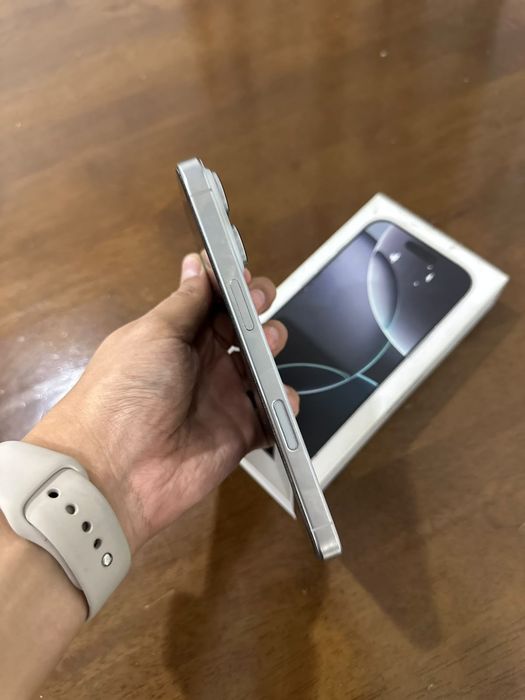 Iphone 16 pro .        .