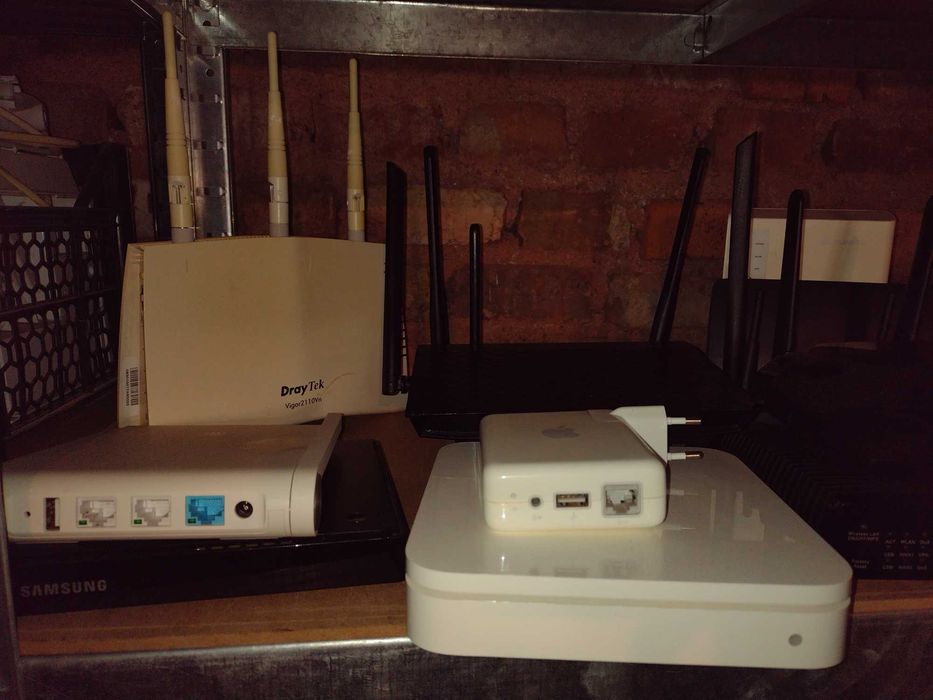 Лот от рутери Tp-Link Cisco Linksys Netgear Asus Apple Draytek
