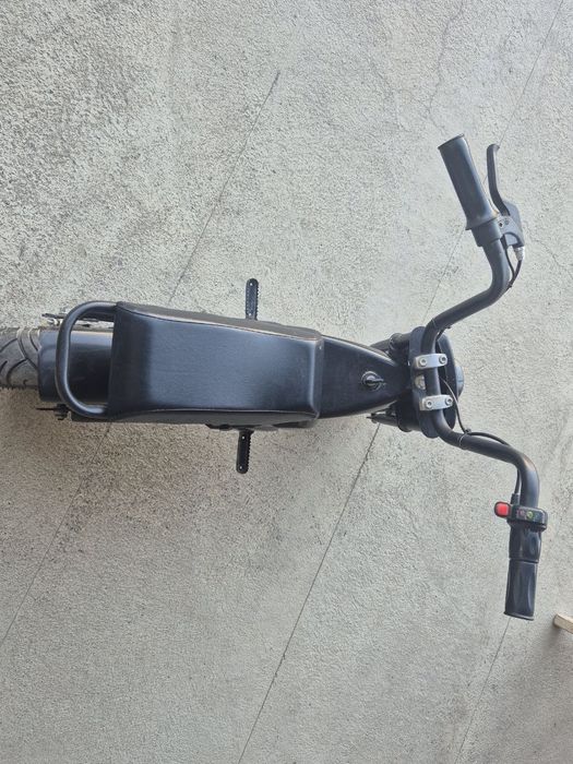 SKUTER cavalo brendi