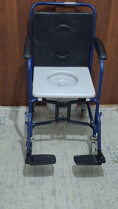 Санитарный.  стул