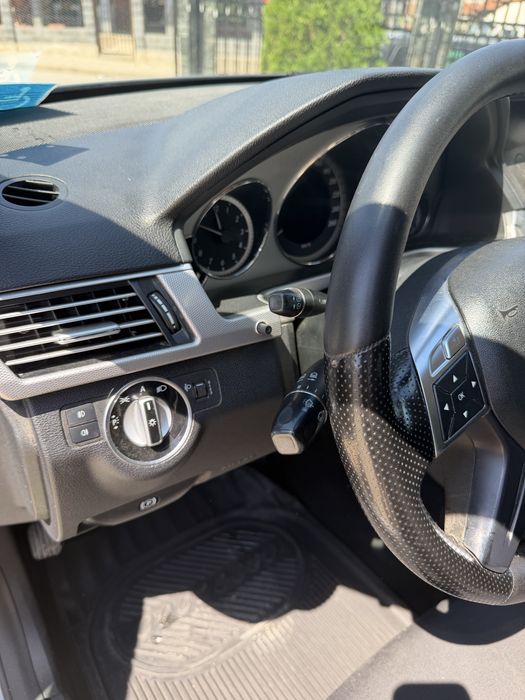 Mercedes E220,132ks,TOP