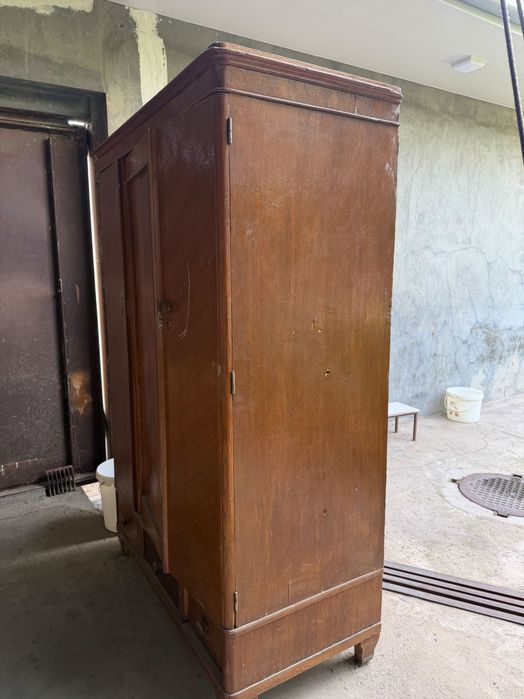 Продам детскую кровать, шкаф и двухярусную кровать.