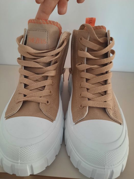 Bascheți/Teniși Tezeus noi