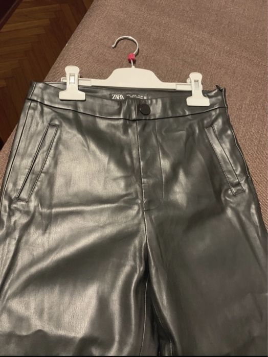 Pantalon cu talie inaltă