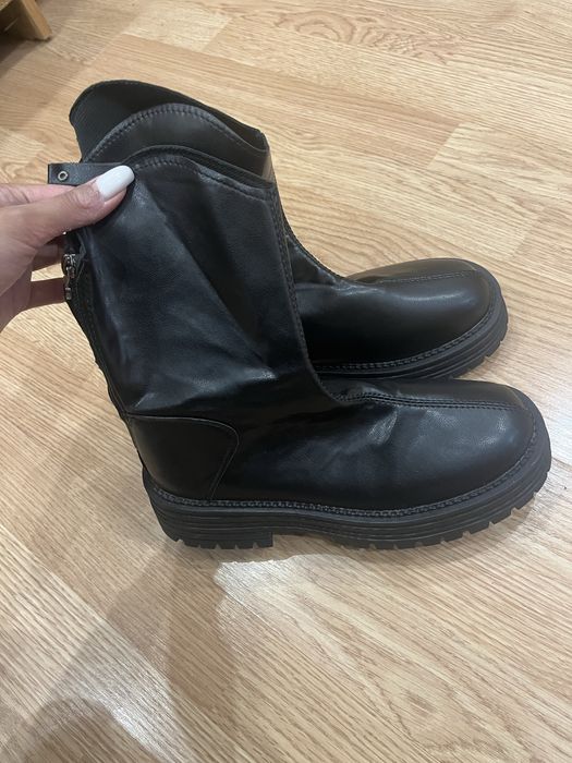 Продам осенние женские ботинки