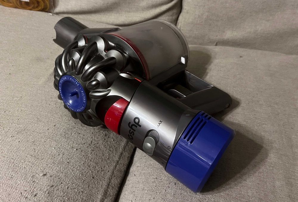Dyson V8 SV10 corp aspirator functional fara baterie accesorii