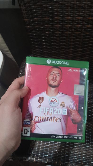 Продаю игру для xbox one s Fifa 20