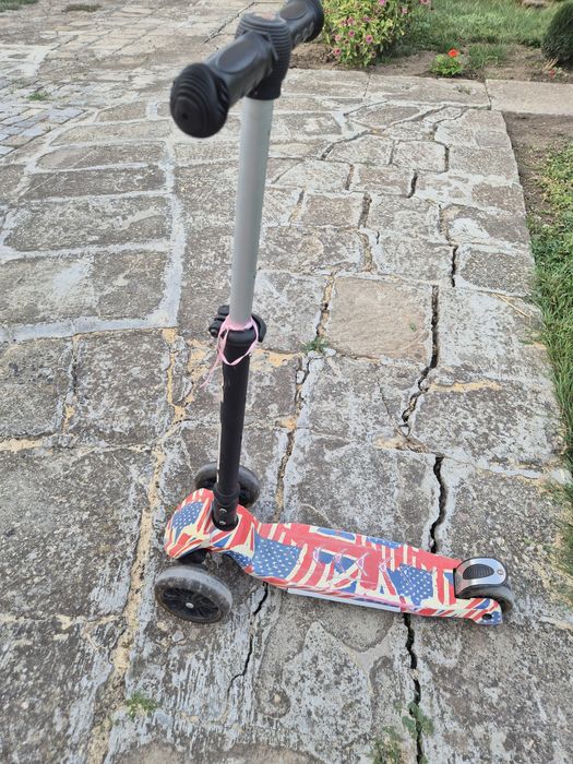 Светещ музикален скутер за дете happy bear