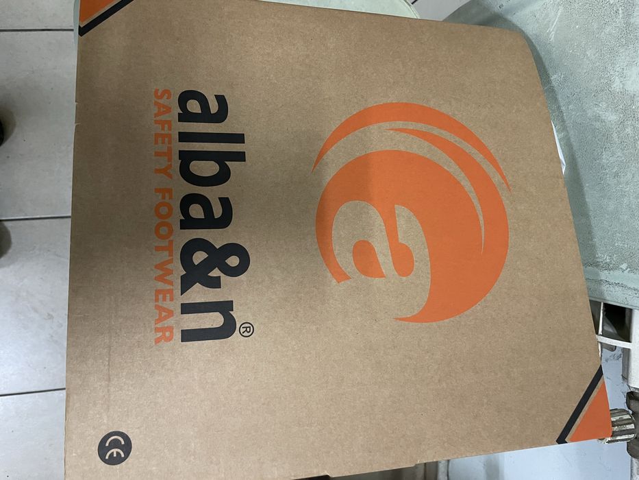 Продавам зимни обувки високи