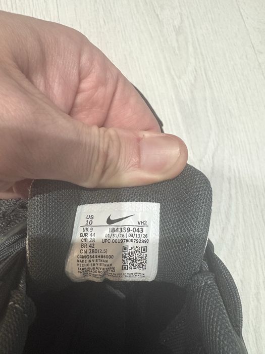Кроссовки NIKE, новые