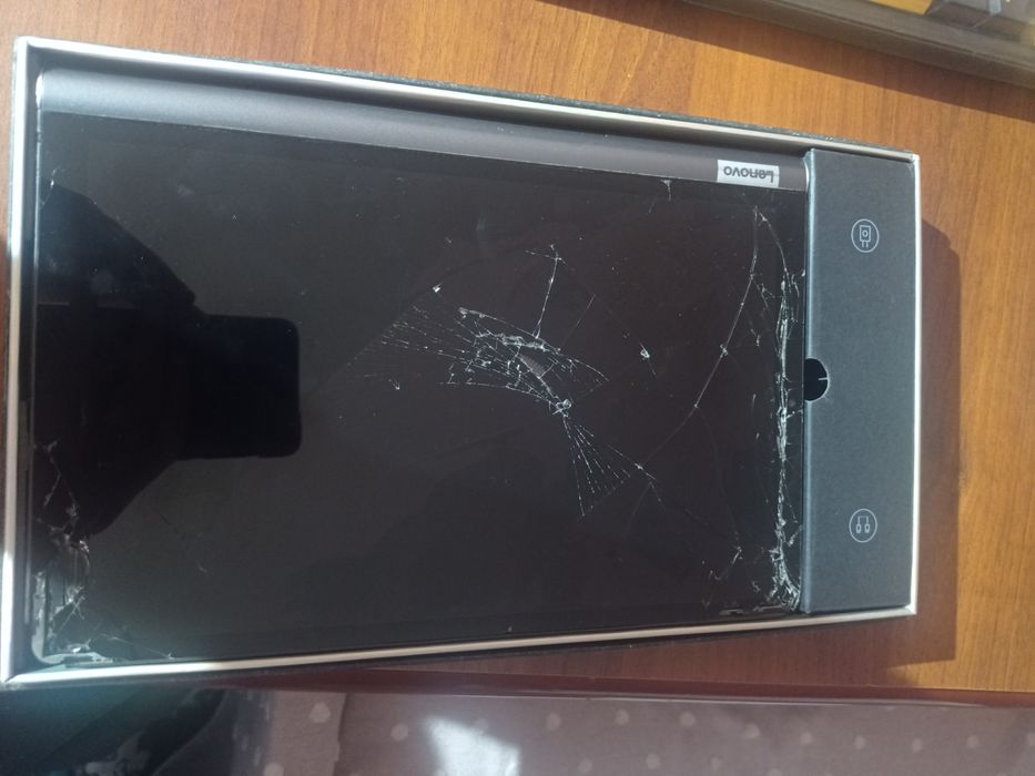 Продается планшет lenovo yogo