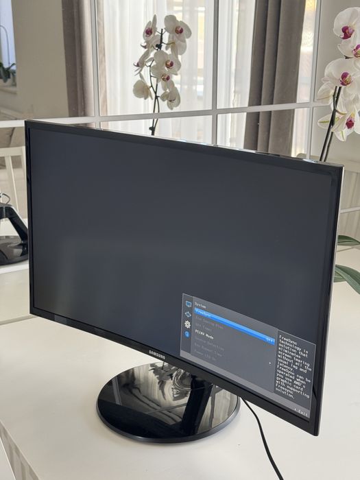 Monitor LED Curbat Samsung LC27F390FHUXEN