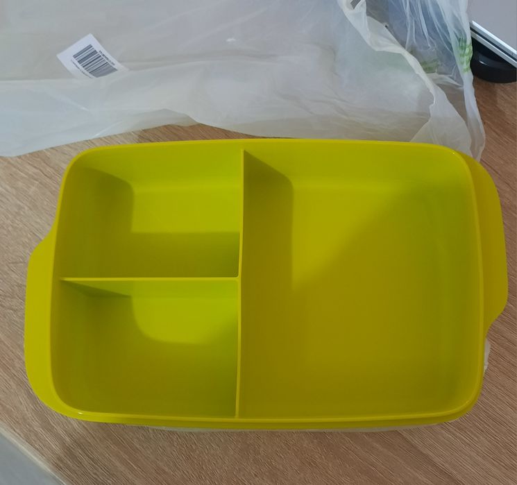 Нова кутия за храна Tupperware