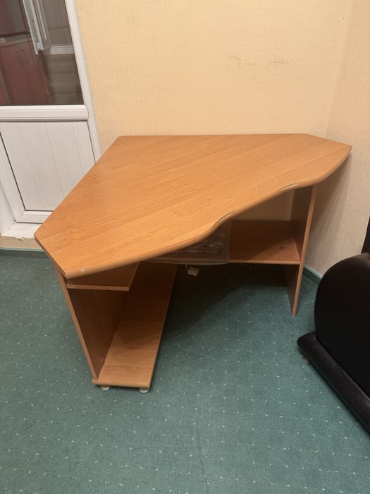 Отдам стол даром