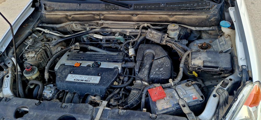 Продавам Honda CR-V