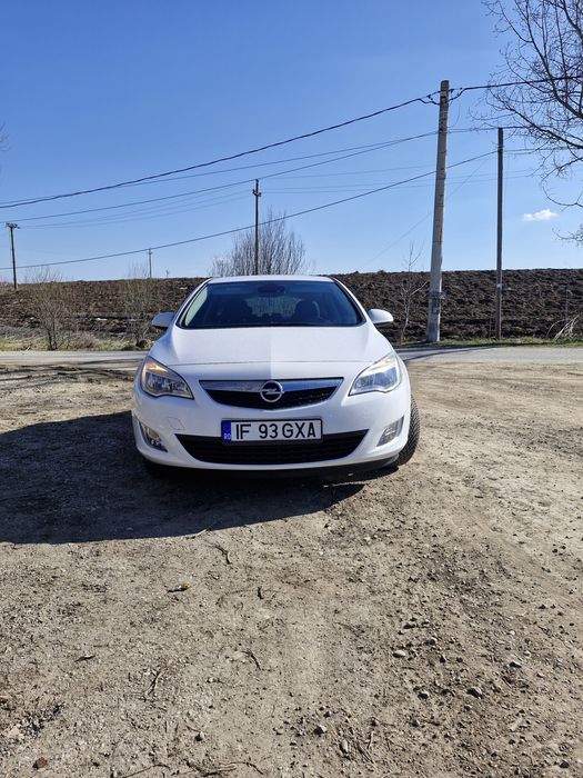 Vând Opel Astra J 1.4 Turbo 140cp