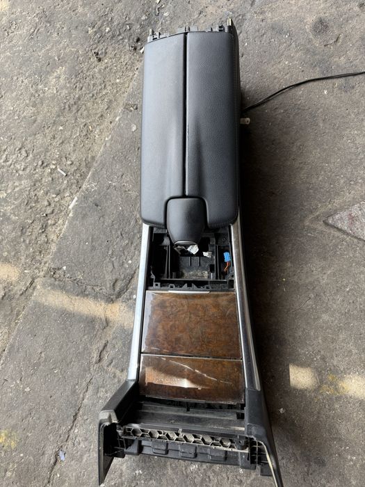 w212 Подлакътник Mercedes E Фейстлифт