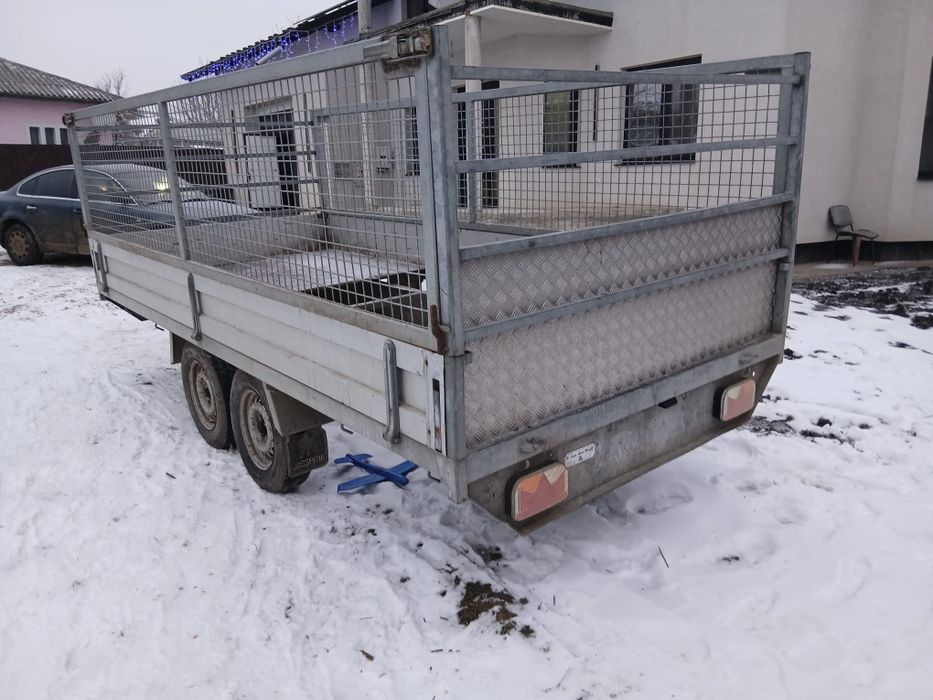 Vând remorcă  auto 2.7 t