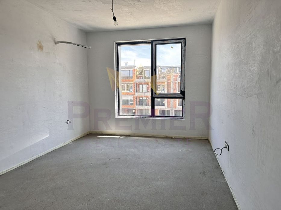 Продава се Тристаен апартамент в Пловдив, Остромила - 122 кв.м за 694 €/кв.м - Снимка #2