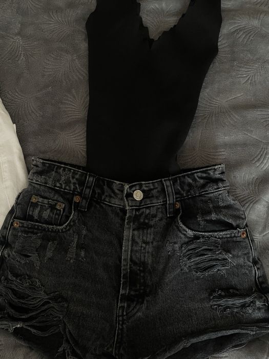 Дамски къси дънкови панталони на Zara и Stradivarius