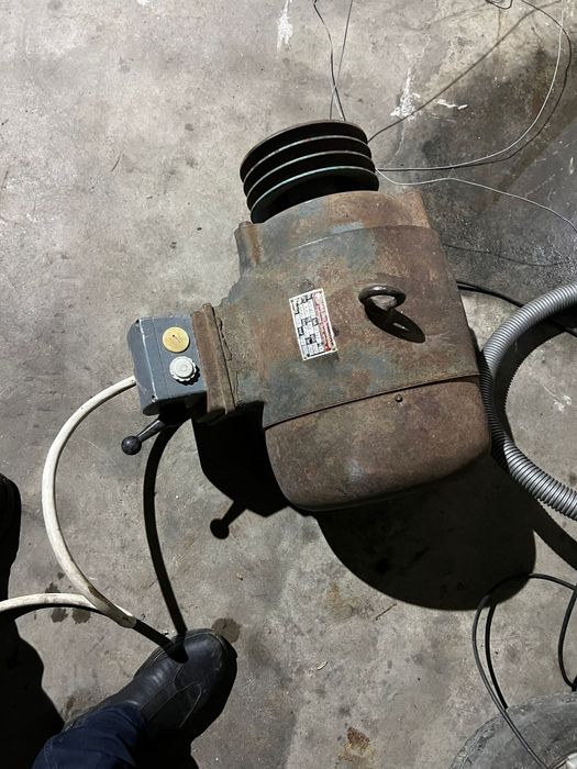 Vând Motor Trifazic