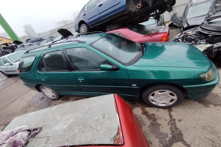 Usa / Portiera fata stanga Peugeot 306 2000 2.0 MT HDI (90 hp)
