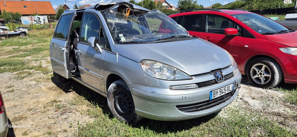 Dezmembram Peugeot 807  2.2 diesel