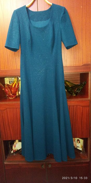 Платье плотный трикатин.