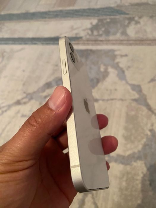 Айфон 12.        .