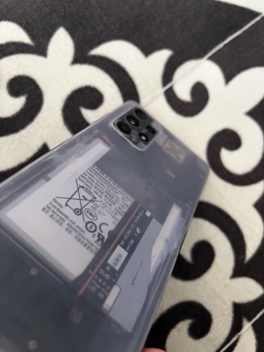 Продам спмсуг а52 с кастом крышкой