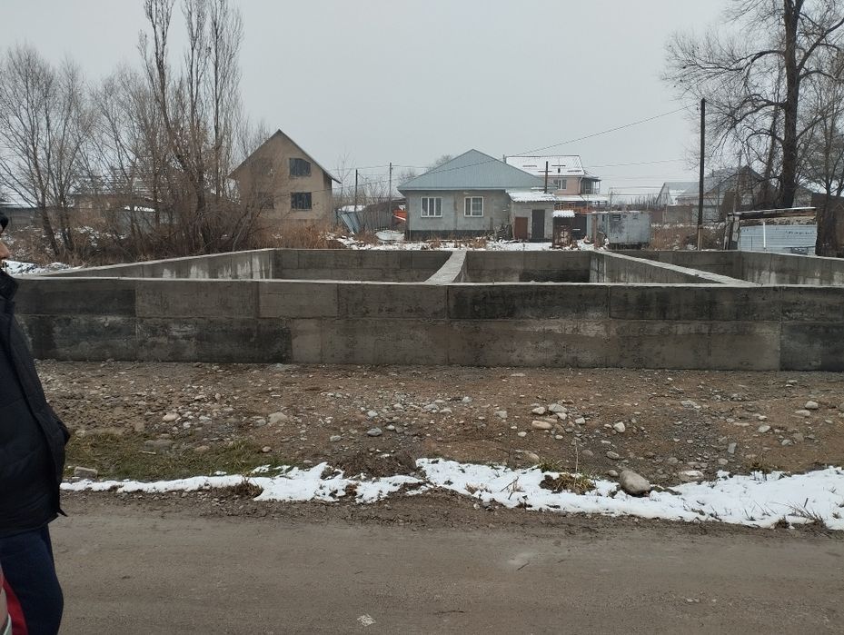 Продам участок с поднятым домам