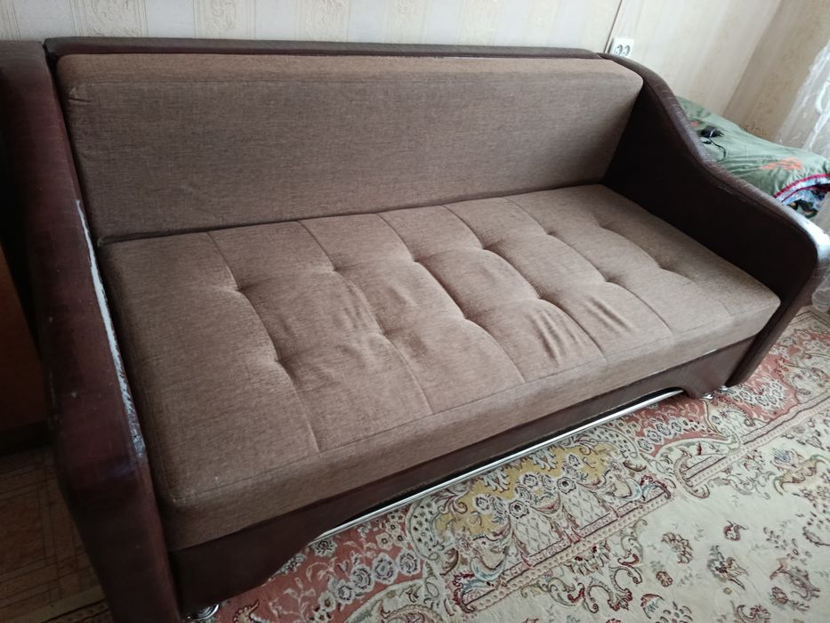 Продам Диван в зал