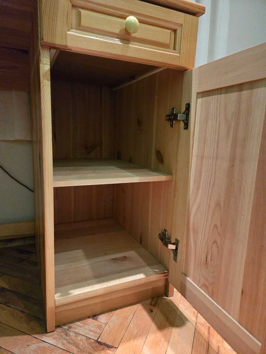 Бюро от масивен чам - стабилно, много добро състояние