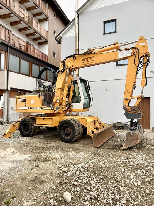 Excavator liebherr  17 tone