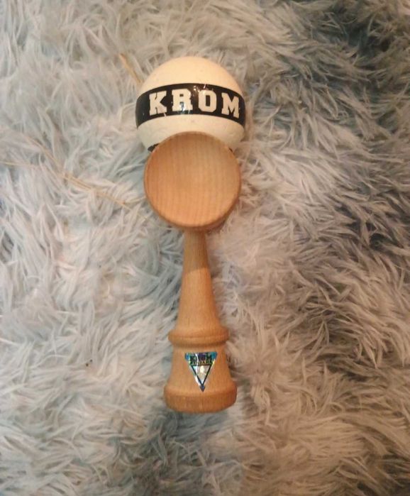 Kendama Krom Strogo
