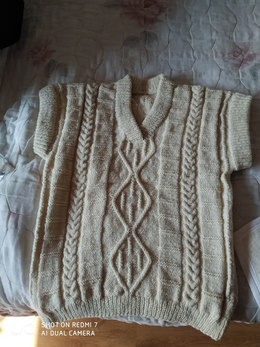 Ръчно плетени фланели и пуловери от вълна Чисто нови