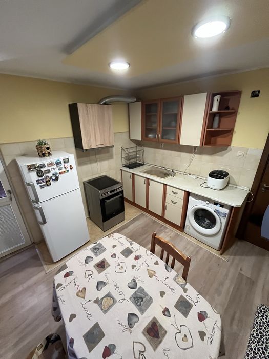 Продава се Четиристаен апартамент в Дупница - 100 кв.м за 1100 €/кв.м - Снимка #2