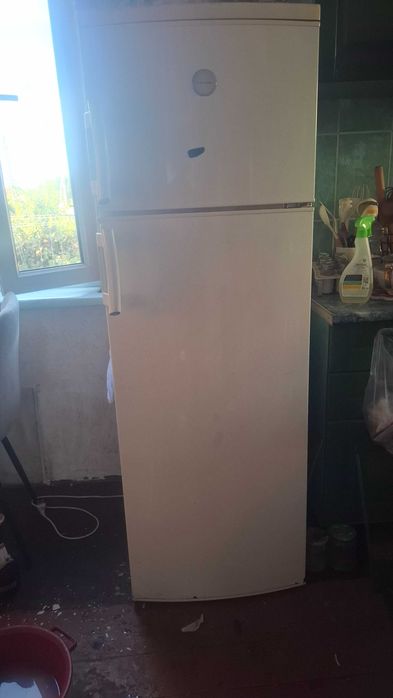 Продам рабочий холодильник
