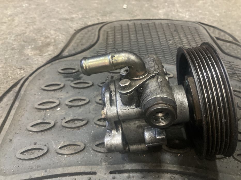 Vw Golf 4 1.6i Хидравлична Помпа