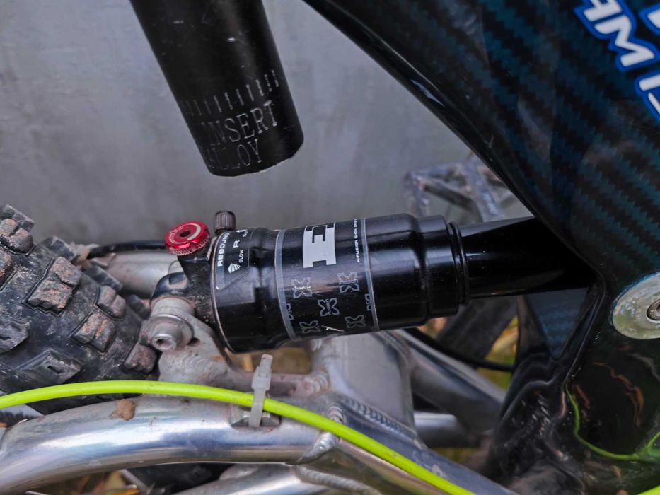 Продавам карбонов велосипед Scott Team Issues 26 цола Мекица