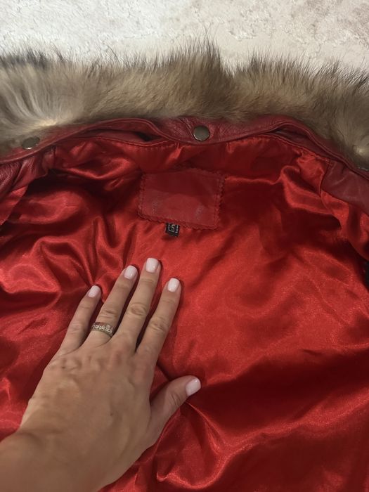 Geaca de piele rosie,cu blanita naturala detasabila