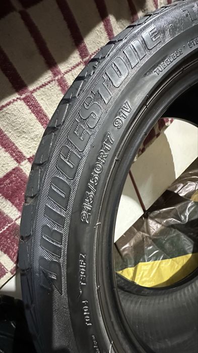 Продам шины BRIDGESTONE R17/ 215/50