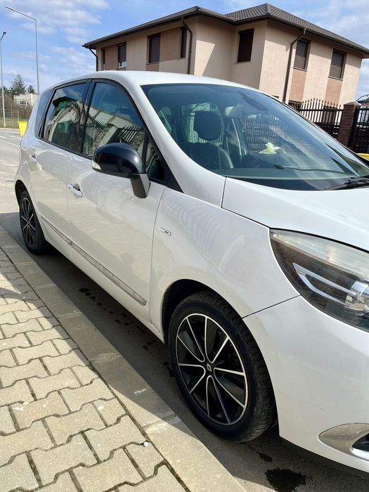 RENAULT Scenic 2015 — imagine 3