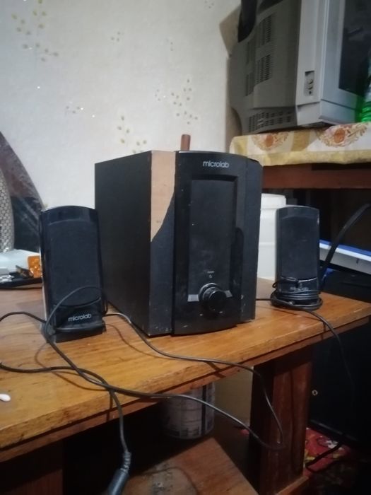 продам колонки Microlab