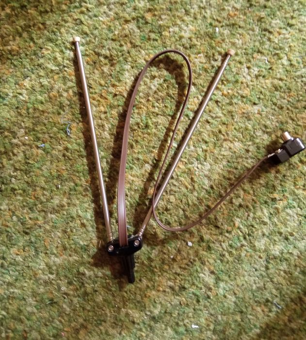 Антенна телевизионная телескопическая