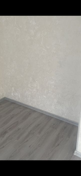 Kvartira sotiladi 1 xonali yanggi uy rimontdan chiqqan kadastiri bor