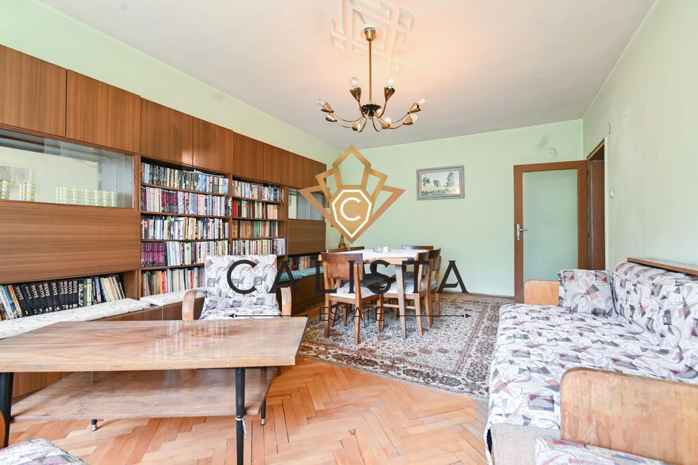 Тристаен апартамент за продажба в ж.к. Сухата река, 2093279