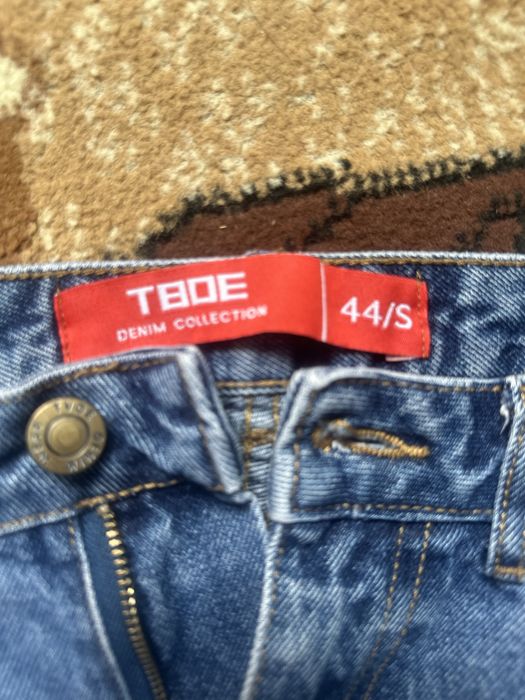 Продам джинсы на девочку