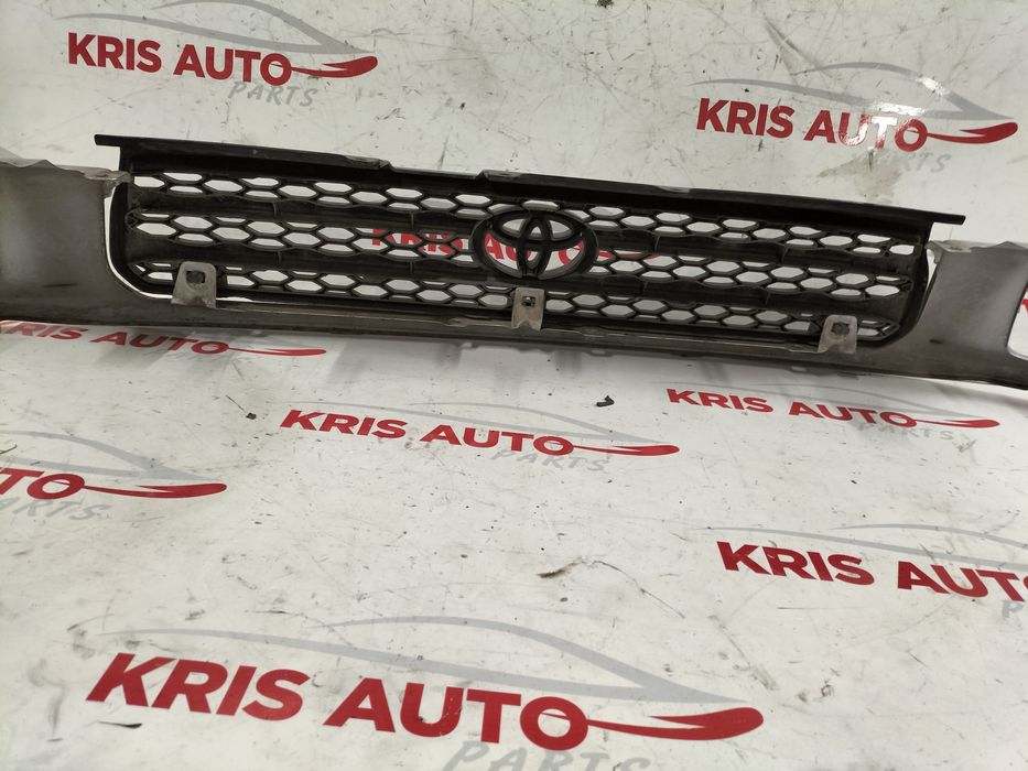 Маска - решетка Toyota Rav4 / Тойота Рав4 2002г.