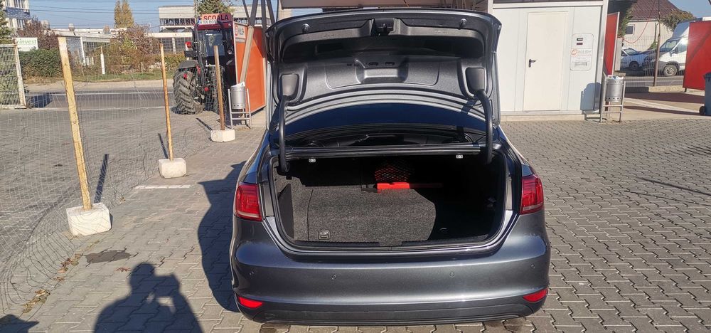 VOLKSWAGEN Jetta 2013 — imagine 4